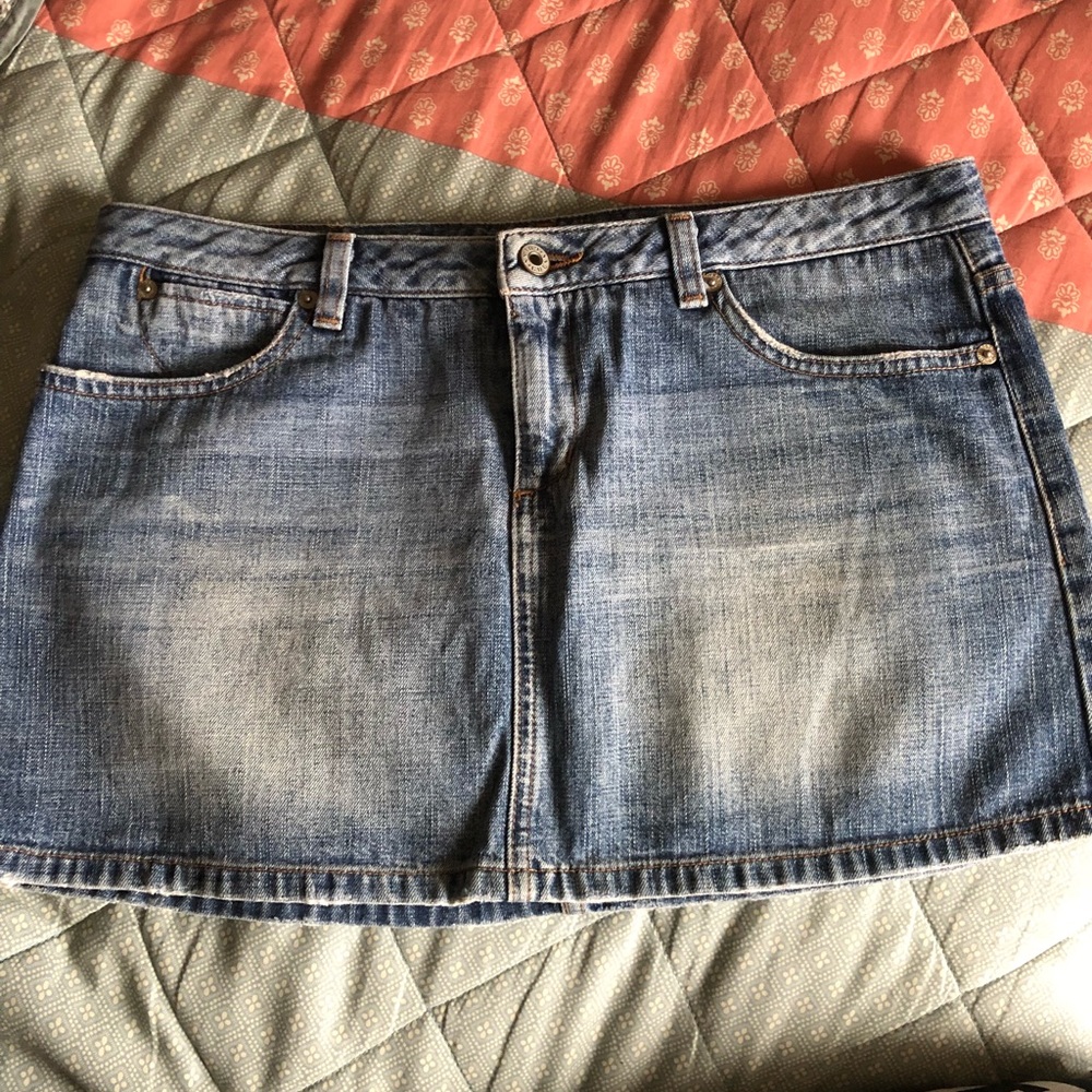 Guess Premium Denim Mini Skirt 30, 30”, 9/10